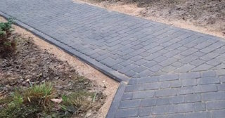 Укладка тротуарной плитки на основание в Кохме в октябре