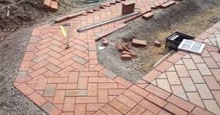 Укладка тротуарной плитки в Кохме в октябре