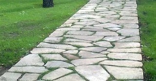 Профессиональная укладка камня на дорожки в Кохме в октябре