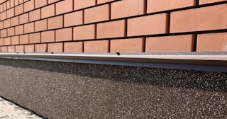 Облицовка цоколя керамогранитом в Кохме в октябре