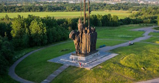 Благоустройство памятников в Кохме от 935 руб. – компания ТротуарнаяПлитка