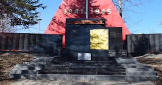 Профессиональное благоустройство памятников в Кохме в октябре